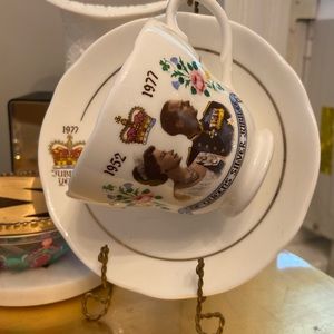 Vintage Queen Elizabeth's Silver Jubilee Mug, saucer & platter.Made In England